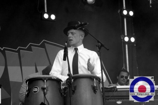 Jan Delay (D) with Disko No. 1 - 21. Summer Jam Festival - Fuehlinger See, Koeln - Green Stage 15. Juli 2006 (15).jpg